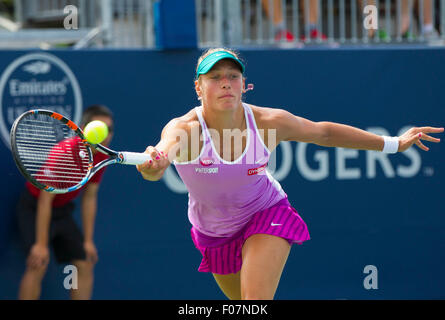 Toronto, Canada. 9th Aug, 2015. Yanina Wickmayer of Belgium returns the ball against Julia Goerges of Germany during the second round of women's singles qualifying match at the 2015 Rogers Cup in Toronto, Canada, August 9, 2015. Yanina Wickmayer won 2-1. Credit:  Zou Zheng/Xinhua/Alamy Live News Stock Photo