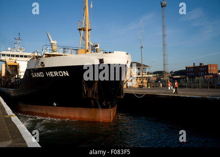 Dredger Sand Heron arriving in Shoreham Harbour, Sussex Stock Photo - Alamy