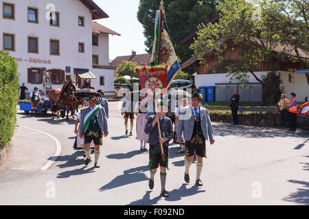 Hausham, Germany. 09th Aug, 2015. Costumes club Old Rosenheim at Pageant of the 125 anniversary of the Costumes Conservation Association Schlierachtaler strain 1890 Hausham e.V Credit:  STphotography/Alamy Live News Stock Photo