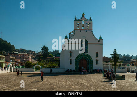 Iglesia de San Juan Bautista, San Juan Chamula, Mexico Stock Photo