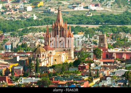 View of Parroquia de San Miguel Arcangel and San Miguel de Allende, Mexico Stock Photo