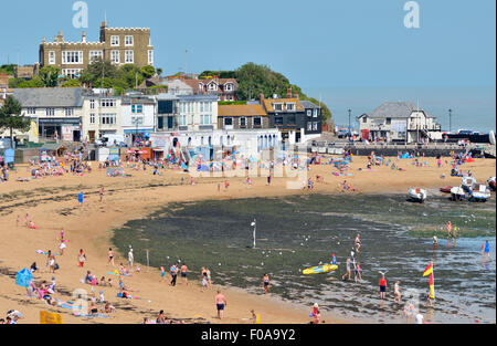 Broadstairs, Kent, England, UK. Viking Bay beach and Bleak House Castle (hotel / Dickens museum) on the hill Stock Photo