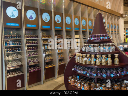 Inside the Hershey Store the Hershey's Kisses Character- Niagara Falls ...