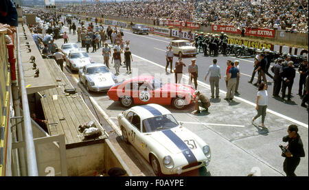 Le Mans 24 Hours 11th June 1961. No37 Robert Buchet,Pierre Monneret Porsche 356B Carrera Abarth GTL, Stock Photo