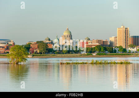 DOWNTOWN SKYLINE STATE CAPITOL BUILDING SUSQUEHANNA RIVER HARRISBURG PENNSYLVANIA USA Stock Photo