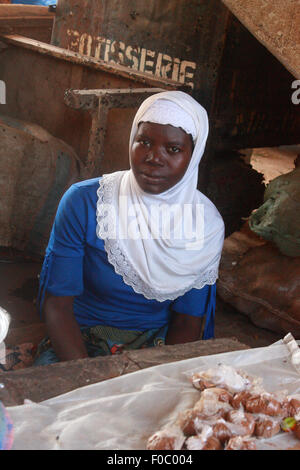 BANDIAGARA, MALI - SEPTEMBER 28, 2008:  Unidentified woman in the market in bandiagara in the Mopti region in Mali on september Stock Photo