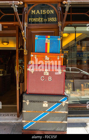 Goyard bag hi-res stock photography and images - Alamy
