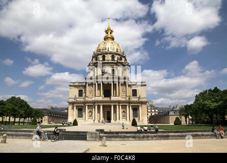 Golden dome of hotel des invalides L'Hôtel national des Invalides The National Residence of the Invalids Paris France Stock Photo