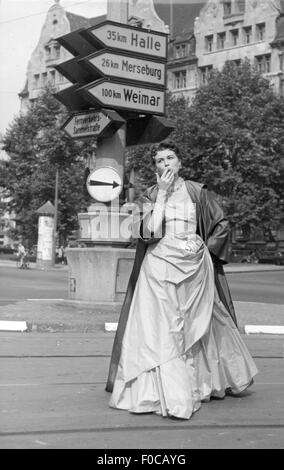 fashion, 1950s, evening fashion, Polish mannequin in evening dress with coat, Autumn Fair, Leipzig, 9.9.1955, Additional-Rights-Clearences-Not Available Stock Photo