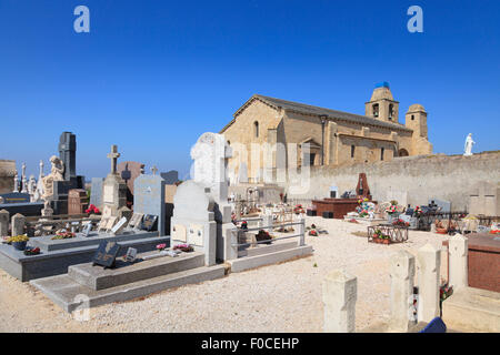 Church of Saint Sauveur and cemetery at Fos-sur-Mer in France Stock Photo