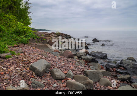 The rocky north shore of Lake Superior, Minnesota, USA, Brighton Beach, Kitchi Gammi Park Stock Photo