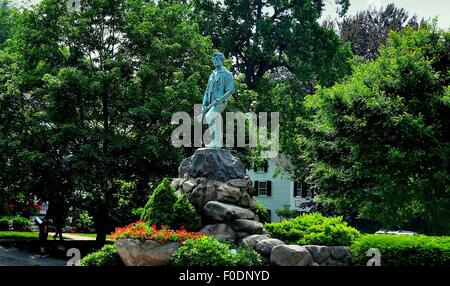 Lexington, Massachusetts:  Henry Hudson Kitson's famed Minuteman statue depicting Captain John Parker on the Village Green *