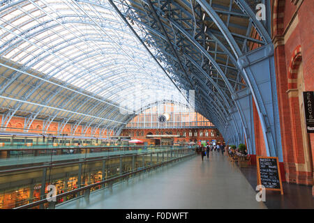 Inside the grade 1 listed St Pancras Railway Station with glazed roof Stock Photo