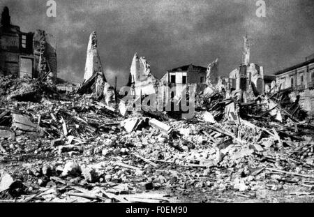 Messina Earthquake 4 Stock Photo: 56726465 - Alamy