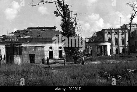 postwar period, cities, Berlin, Germany, ruins of the Reich Chancellery, garden, 1948, Additional-Rights-Clearences-Not Available Stock Photo