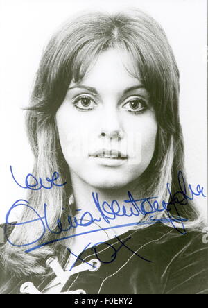 Newton-John, Olivia, * 26.9.1948, British Australian singer and actress, portrait with autograph, 1970s, Stock Photo