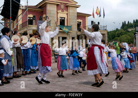 Traditional Costume and dancers at the Cidre Festival in Nava,Asturias,Northern Spain Stock Photo