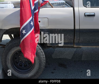 confederate flag on display on the back of a pick-up truck. North Carolina. American South Stock Photo