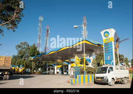 Amritsar, Punjab, India. Modern roadside Bharat Petroleum petrol service station in yellow and blue. Stock Photo