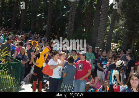 Anaheim, California, USA. 15th Aug, 2015. A crowd of people waiting to enter the Disney D23 Expo fan event in Anaheim, CA, USA August 15, 2015. Credit:  Kayte Deioma/Alamy Live News Stock Photo