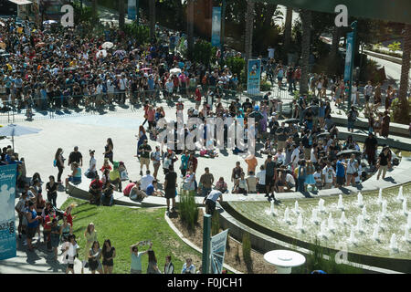 Anaheim, California, USA. 15th Aug, 2015. A crowd of people waiting to enter the Disney D23 Expo fan event in Anaheim, CA, USA August 15, 2015. Credit:  Kayte Deioma/Alamy Live News Stock Photo