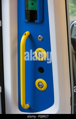 emergency door release Stock Photo: 86191230 - Alamy