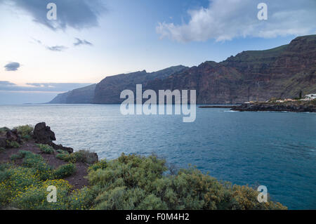 Acantilados de Los Gigantes ('Cliffs of the Giants') before sunrise, Tenerife, Canary islands, Spain Stock Photo