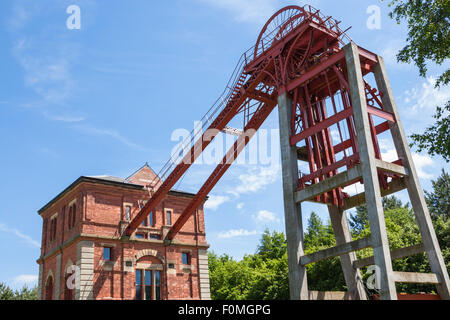 Pit head winding gear and engine house, Bestwood Colliery, Bestwood Country Park, Nottinghamshire, England, UK Stock Photo