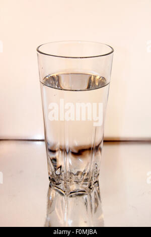 Glas Wasser - Symbolbild Nahrungsmittel. Stock Photo