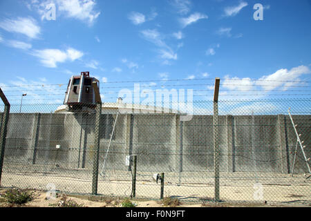 Razor Wire Security infrastructure protecting the petroleum stock in Cape Town. South Africa Stock Photo