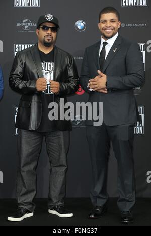 Berlin, Germany. 18th Aug, 2015. Rapper Ice Cube and his son, actor O'Shea Jackson Jr. at the Premiere of 'STRAIGHT OUTTA COMPTON 'in Berlin. Credit:  dpa picture alliance/Alamy Live News Stock Photo