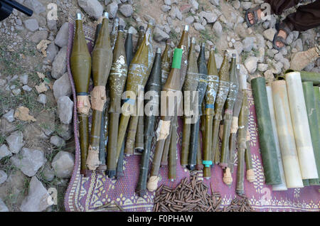Sibi. 19th Aug, 2015. Photo released by Frontier Corps (FC) on Aug. 19, 2015, shows recovered explosives in southwest Pakistan's Quetta. Frontier Corps (FC) Blochistan province recovered heavy amount of weapons and explosives in Sibi on Wednesday. © Frontier Corps/Xinhua/Alamy Live News Stock Photo