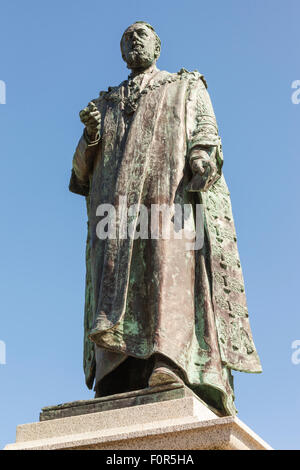 Statue of Spencer Compton, Eighth Duke of Devonshire, King Edward’s Parade, Eastbourne, East Sussex, England Stock Photo