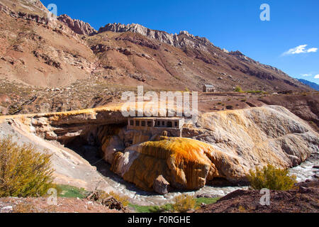 Puente del Inca (The Incas bridge), near Las Cuevas (Andes mountains). Mendoza province, Argentina. Stock Photo