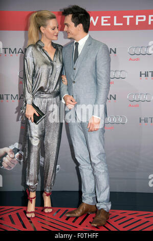 Berlin, Germany. 19th Aug, 2015. Actor Rupert Friend and life partner Aimee Mullins attend the 'Hitman: Agent 47' world premiere at Cinestar Sony Center on August 19, 2015 in Berlin, Germany./picture alliance © dpa/Alamy Live News Stock Photo