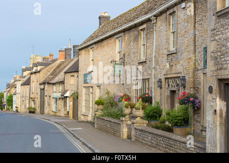 Attractive cottages in the Cotswold town of Stow on the Wold, Gloucestershire, England, UK Stock Photo