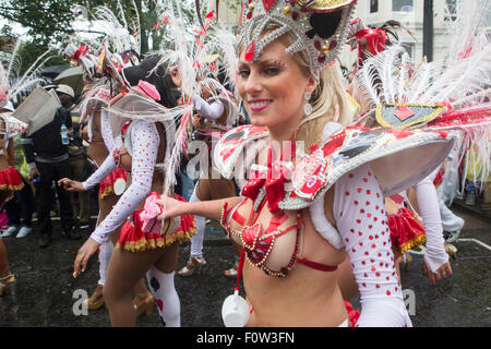 Dancer from Paraiso School of Samba in the rain at Notting Hill Carnival 2014 Stock Photo