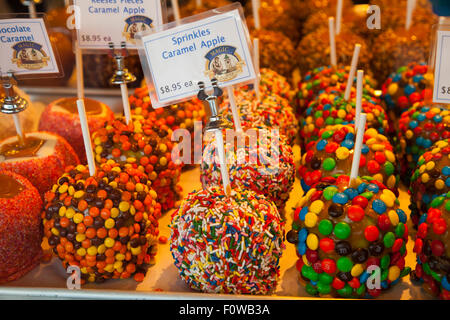 Candied Apples, Original Farmers Market at 3rd and Fairfax, Los Angeles, California, USA Stock Photo