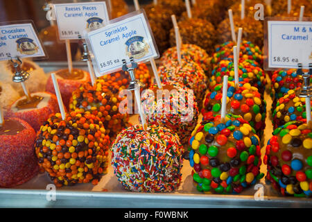 Candied Apples, Original Farmers Market at 3rd and Fairfax, Los Angeles, California, USA Stock Photo