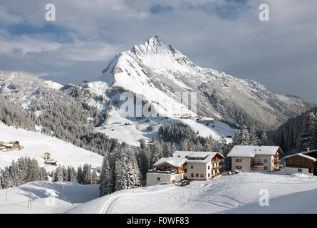 Chalets and farmhouses, near Mount Biberkopf, Warth am Alberg ...