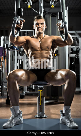 Butterfly chest workout hi-res stock photography and images - Alamy
