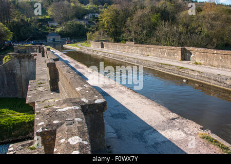 Dundas Aqueduct carrying Kennet and Avon Canal over the river Avon and the Wessex Main Line railway near Limpley Stoke Wiltshire Stock Photo