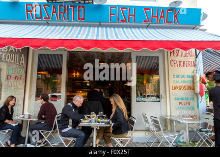 New York City, USA, People Sharing Meals outside Local Restaurant Scenes, 'Rosarito' Mexican Food, in Brooklyn District, DUMBO Area, Stock Photo