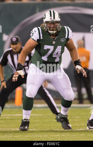 September 25, 2022, East Rutherford, New Jersey, USA: Former New York Jets  player Nick Mangold is honored during a Ring of Honor ceremony during  halftime of an NFL football game between the