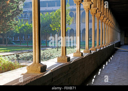 Garden courtyard at Monastery of Pedralbes in Barcelona, Spain Stock Photo