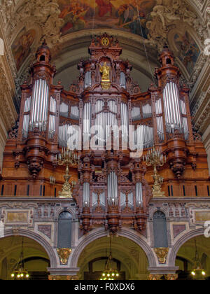 Berlin Cathedral - Wilhelm Carl Friedrich Sauer Organ pipes and ceiling, Germany Stock Photo