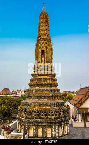 Wat Arun or Wat Chaeng, is situated on the west bank of the Chao Phraya River. Wat Arun(or temple of the dawn) is partly made up Stock Photo