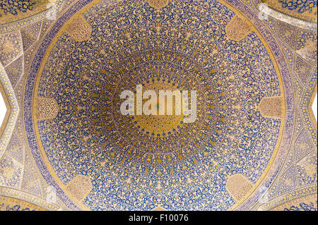 Dome in the prayer hall of the Sheikh Lotfollah Mosque, Esfahan, Iran Stock Photo