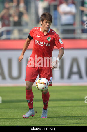 Hanover, Germany. 22nd Aug, 2015. Hannover's Hiroki Sakai in action during the German Bundesliga soccer match between Hannover 96 and Bayer 04 Leverkusen at the HDI-Arena in Hanover, Germany, 22 August 2015. Credit:  dpa picture alliance/Alamy Live News Stock Photo