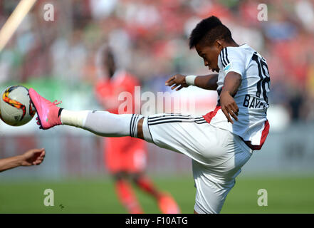 Hanover, Germany. 22nd Aug, 2015. Leverkusen's Wendell in action during the German Bundesliga soccer match between Hannover 96 and Bayer 04 Leverkusen at the HDI-Arena in Hanover, Germany, 22 August 2015. Credit:  dpa picture alliance/Alamy Live News Stock Photo